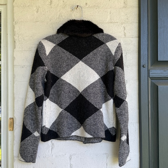 Cynthia Rowley Black/White Argyle Cardigan w Removable Faux Fur Collar Medium - Picture 5 of 12